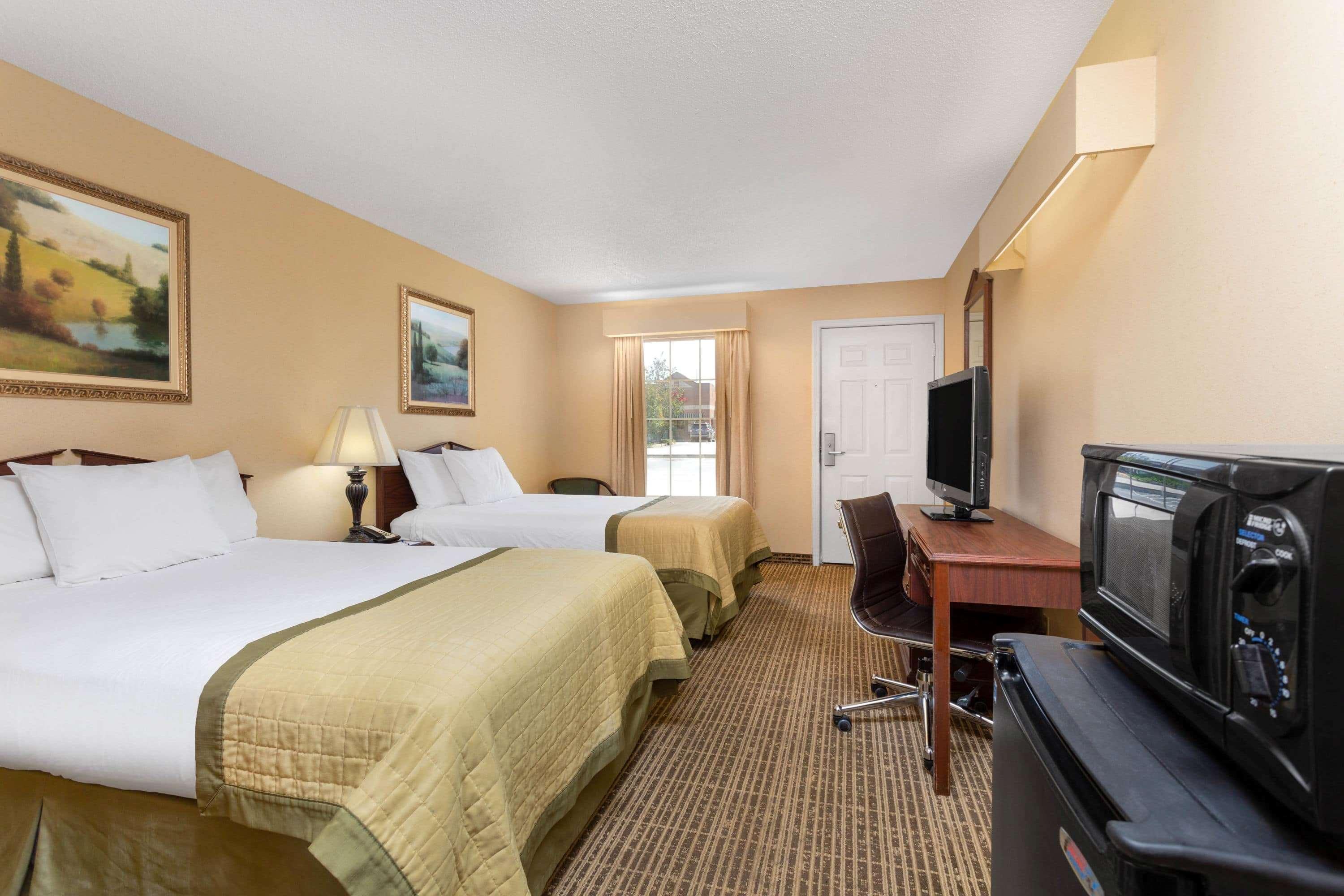Baymont By Wyndham Easley/Greenville Экстерьер фото