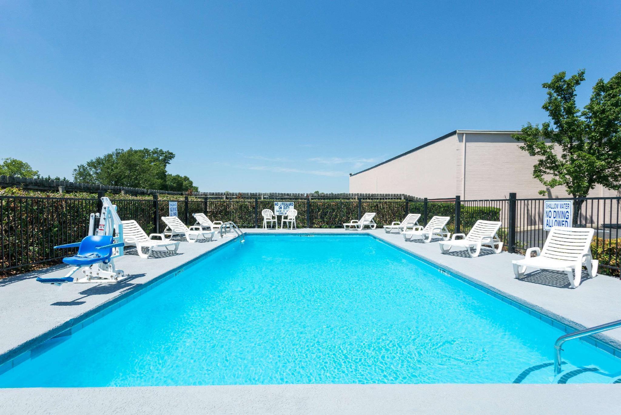 Baymont By Wyndham Easley/Greenville Экстерьер фото